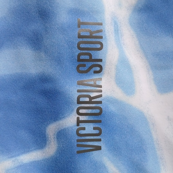 Victoria Sport Ocean Wave Women's Capri Leggings - Picture 5 of 5